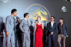 【专访】《侏罗纪世界》导演爱德华斯：《哥斯拉》更像飓风，而《侏罗纪》是连环杀手