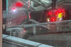 加拿大一架波音737客机发动机起火