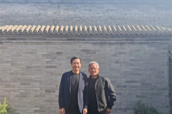 黄仁勋年内第三次访华，大热天仍穿皮夹克合影雷军