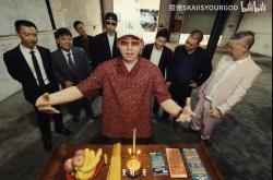商业头条No.83 | 揽佬何以大展鸿图