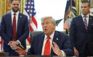 特朗普签署多项行政令，亵渎美国国旗将被起诉